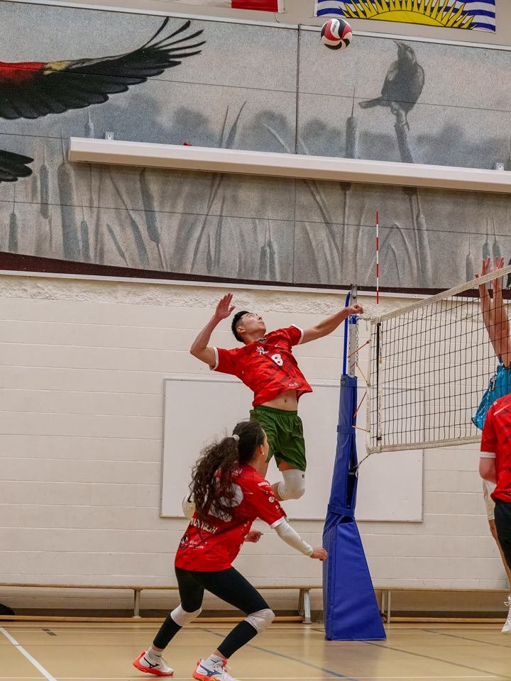 Alex Park attacking at the net